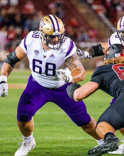 Ulumoo playing defensive lineman